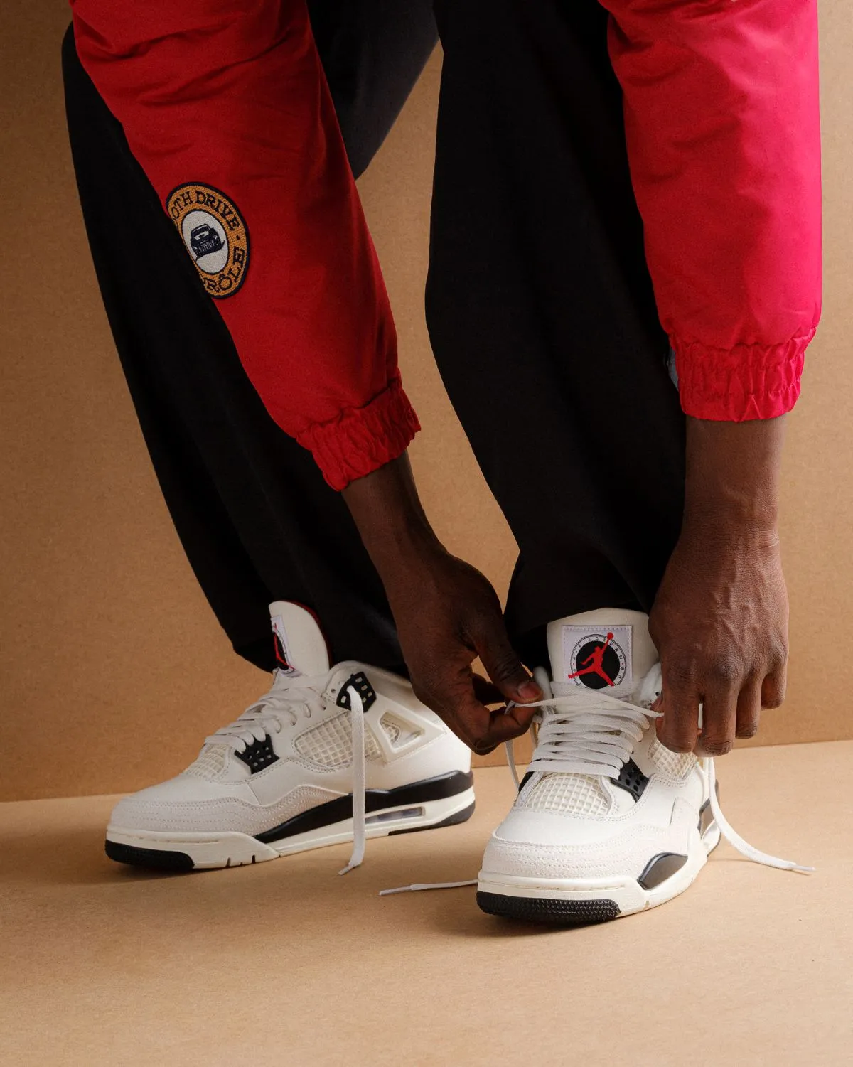 nike-air-jordan-4-flight-club-onfeet-1_angepasst